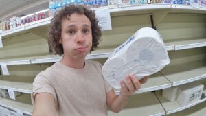 Resumen de “Visitando un SUPERMERCADO EN VENEZUELA” – Luisito Comunica